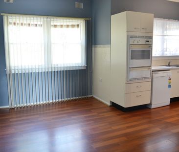 Family Comfort in a Prime St Marys Location! - Photo 3