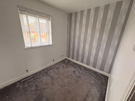 4 bedroom detached house to rent - Photo 4