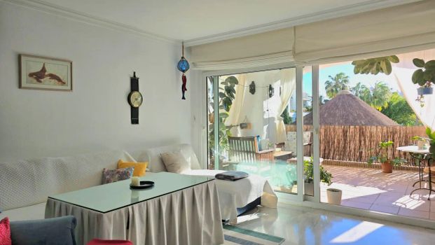 Apartamento de alquiler en Calle del Carnicero, 14, La Colina - Photo 1