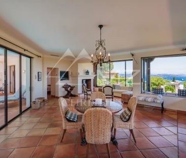 Proche Saint-Tropez - Charmante villa vue mer - Photo 4