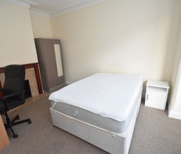 4 bedroom terraced house to rent - Photo 3