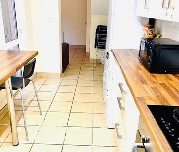 Balfour Avenue, Room 2, All Bills Included, Belfast, BT7 2FH - Photo 6