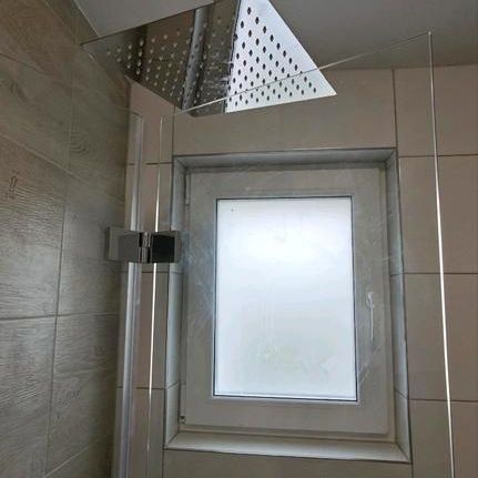 mietwohnung Dachgeschoss Kernsanierte KfW-55 mit Südbalkon - Photo 1