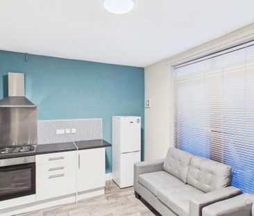 4 bedroom house of multiple occupation to rent - Photo 4