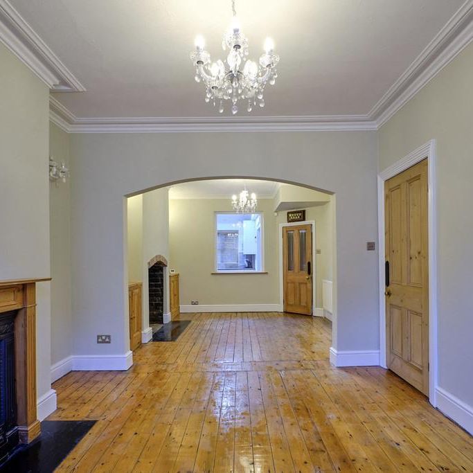 4 bedroom terraced house to rent - Photo 1