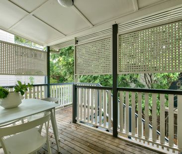 CHARMING, 3 BEDROOM HOUSE CLOSE TO QUT! - Photo 3