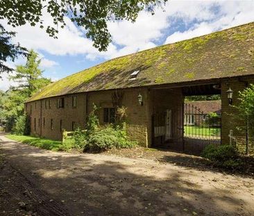 Dovecote Court, Chilham Castle Estate, Chilham, CT4 - Photo 2
