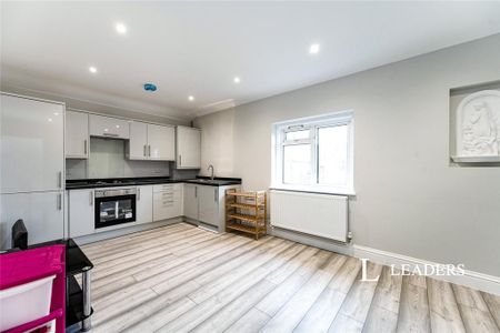 1 bedroom flat to rent - Photo 5