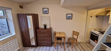 Studio to rent - Photo 3