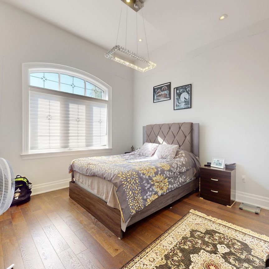 For Lease - 49 Harding Boulevard, Richmond Hill, Ontario - Photo 1