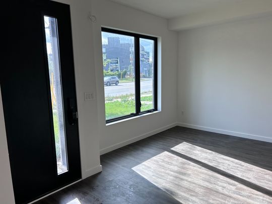 For Lease - 15 Rainwater Lane, Barrie, Ontario - Photo 1