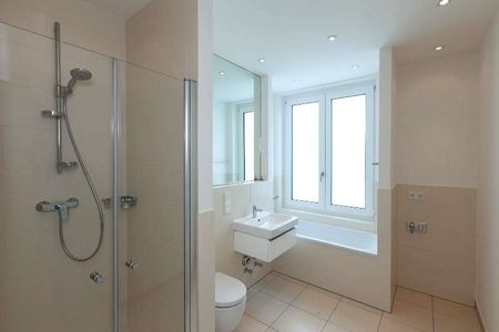 Über den Dächern von Frankfurt: Penthouse mit EBK & weitläufiger Süd-West-Dachterrasse - Photo 2