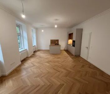 Hochwertiger Altbau-Erstbezug | 3 Zimmer | Grünlage | Heiz- und Warmwasser-Akonto inkludiert - Foto 2