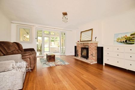 2 bedroom end of terrace house to rent - Photo 2