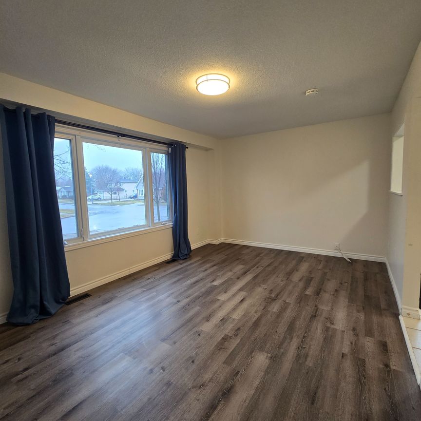 For Lease - 1073 Canfield Crescent, Woodstock, Ontario - Photo 1