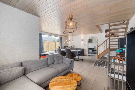 Ruime gezinswoning met 3 slaapkamers te huur - Photo 2