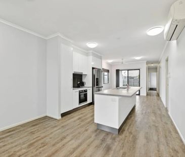 Fresh, Bright & Ready to Move In! - Photo 6