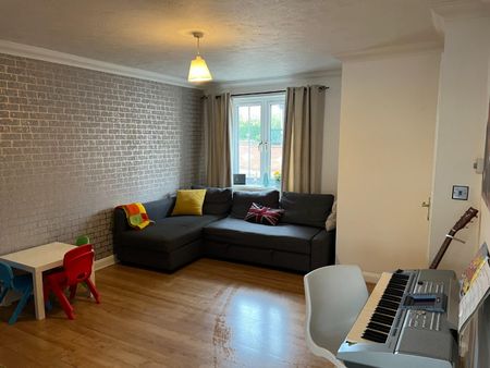 3 Bed House - Detached - Photo 3