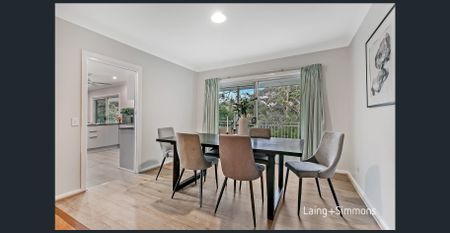 Leafy Retreat, Ultra Convenient Location: Flexible Family Living + Walk to Station - Photo 4