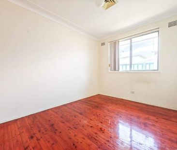 Spacious Family Living on 1,012sqm – Just 700m to Mount Druitt Station - Photo 5