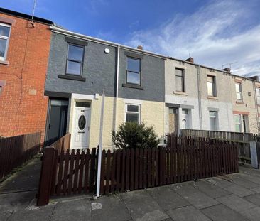 2 bedroom flat to rent - Photo 6