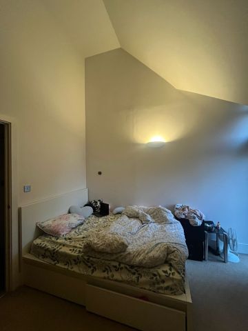 2 Bed Flat, Putney Bridge Road, SW18 - Photo 5