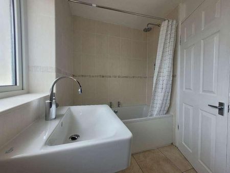 Queensway, Garnlydan, Ebbw Vale, NP23 - Photo 2