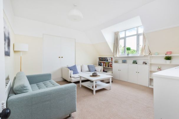 1 Bed Flat, Upper Richmond Road, SW15 - Photo 1