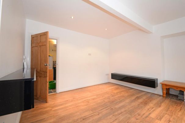 2 bedroom cottage to rent - Photo 1