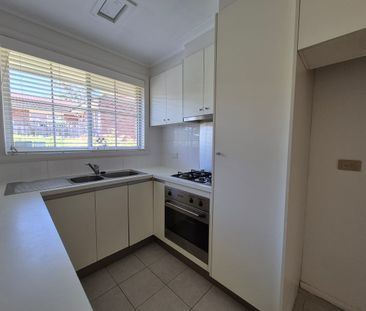 Private unit with great outdoor area - Photo 4