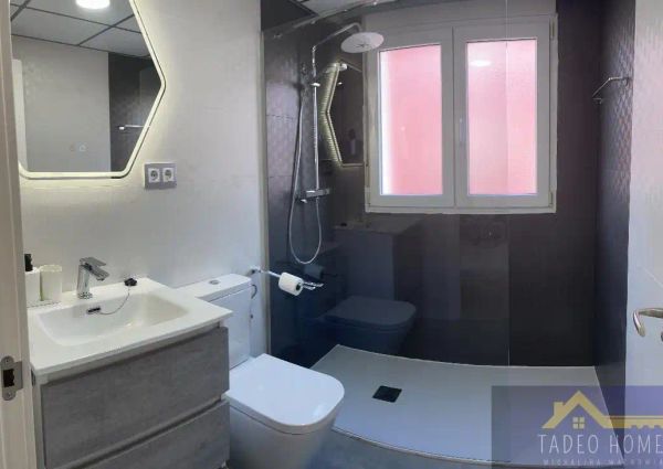 Apartamento de alquiler en Reino Unido, 6, Baños y Mendigo