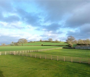 Burrow Hill, Kingsbury Episcopi, Martock, TA12, Martock - Photo 1