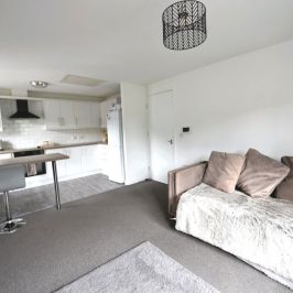 2 bedroom Flat in Flat 26, Leeds - Photo 1