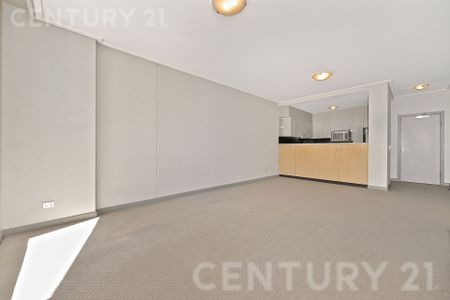 Premium One-Bedroom Apartment with Study & Stunning Harbour Views - Photo 3