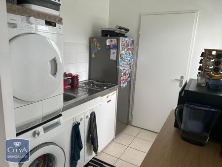 Location Appartement 2 pièces 53m² HENIN BEAUMONT 62110 - Photo 4