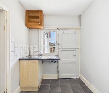 2 BED House To rent - Photo 1