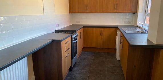 2 bed flat to rent in Fern Dene Road, Gateshead - Photo 2