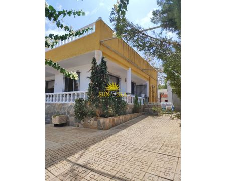 FOUR-BEDROOM DETACHED VILLA – LOS URRUTIAS - Photo 5