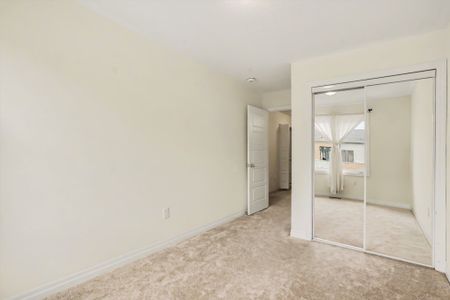 For Lease - 251 Vivant Street, Newmarket, Ontario - Photo 4