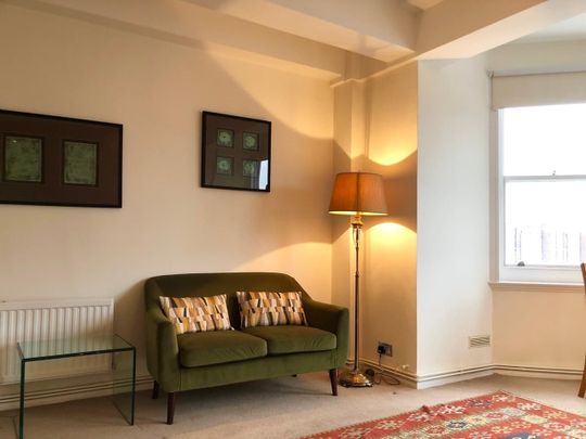 Studio Flat, Neville Court, NW8 - Photo 1