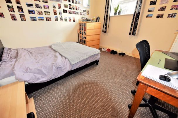 2 bedroom Flat in 14 Raglan Rd, Leeds - Photo 1