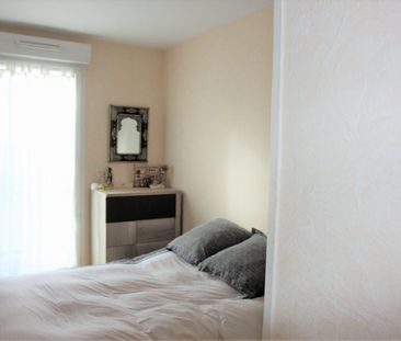 Location Appartement 2 pièces 43m² ST DENIS DE L HOTEL 45550 - Photo 3