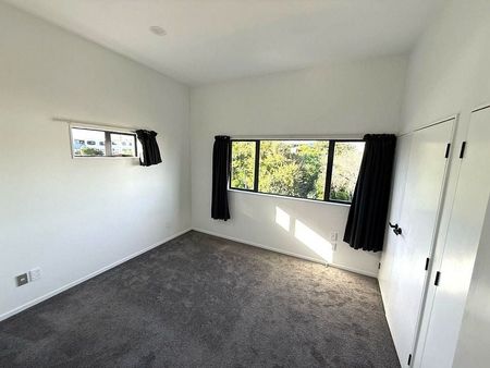 Beautiful Renovated 2 Bedroom in Mt Wellington - Photo 4