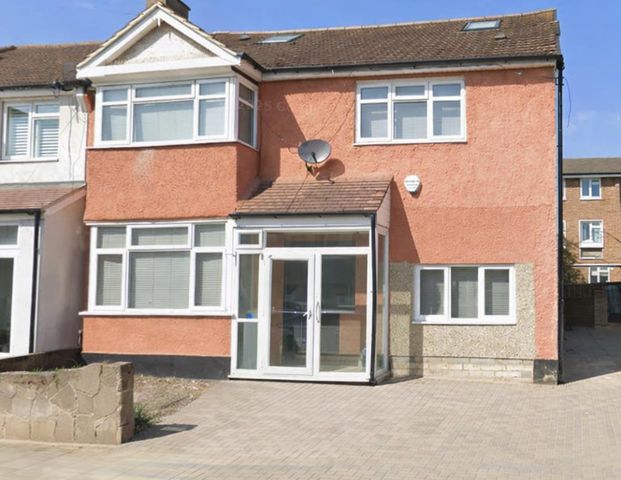 Hepworth Road, London SW16 - Photo 1