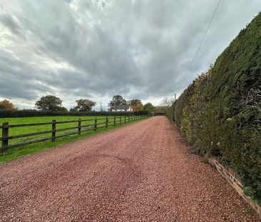 Ravensmoor, Nantwich, Cheshire - Photo 2