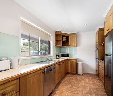 Room 1/2 Glastonbury Drive, Highton - Photo 1