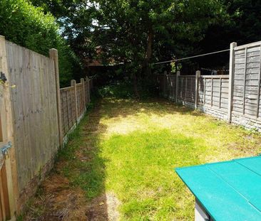 4 bedroom terraced house to rent - Photo 6