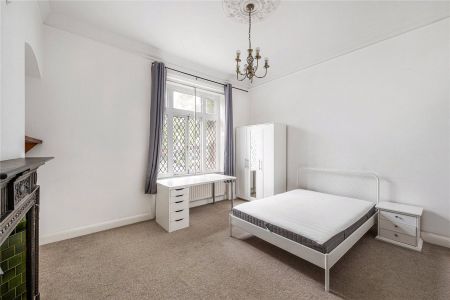 Earl's Court Square, London, SW5 ground floor flat to rent - Photo 4