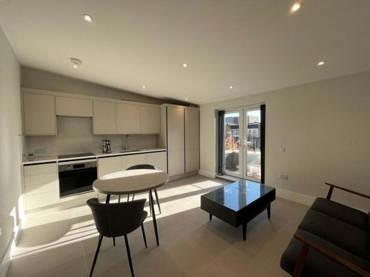 GF, Greenlands, Cambridge - Photo 1