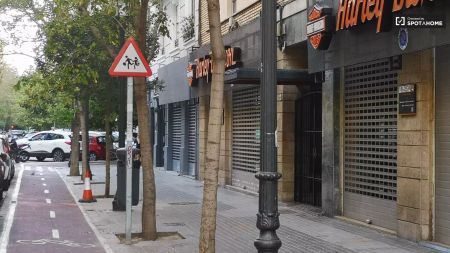 Bright room in 5-bedroom apartment in L'Eixample - Photo 4